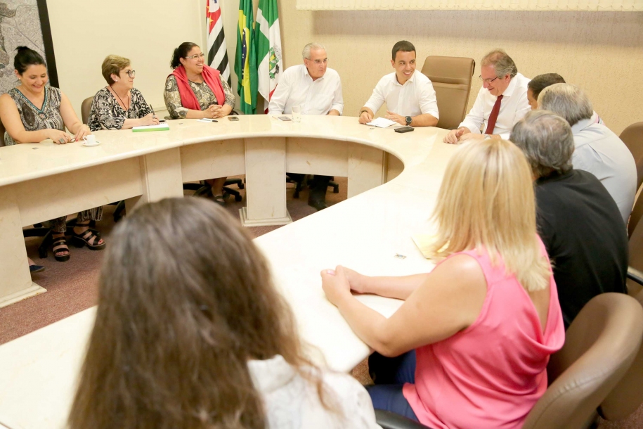Rogério Lins apresenta avanços  e melhorias na Saúde da cidade