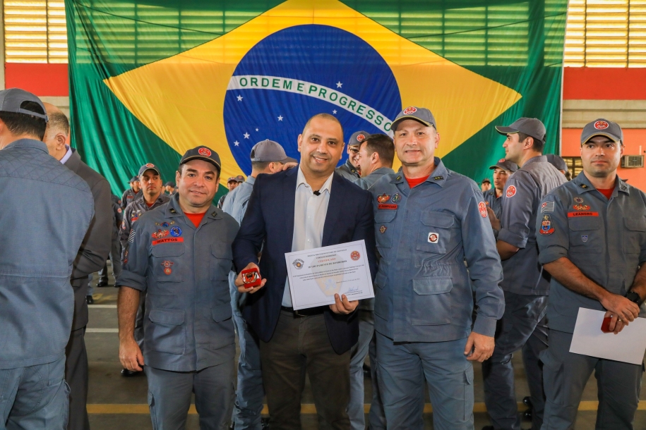 Marcos Tonho é homenageado pelo 18° Grupamento do Corpo de Bombeiros 