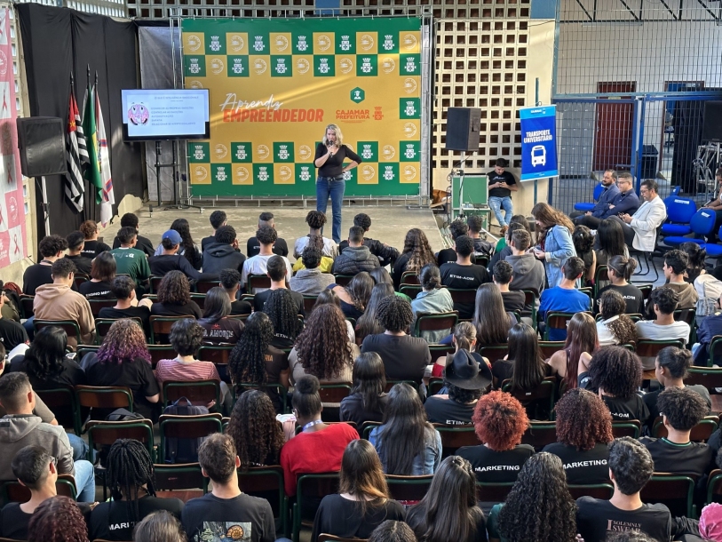 Alunos da Etec Gino Rezaghi participam de palestras do Programa Aprendiz Empreendedor