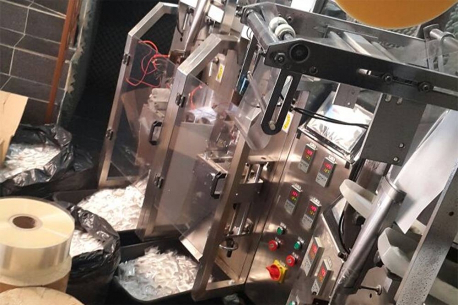 Polícia apreende máquinas de empacotar cocaína em SP