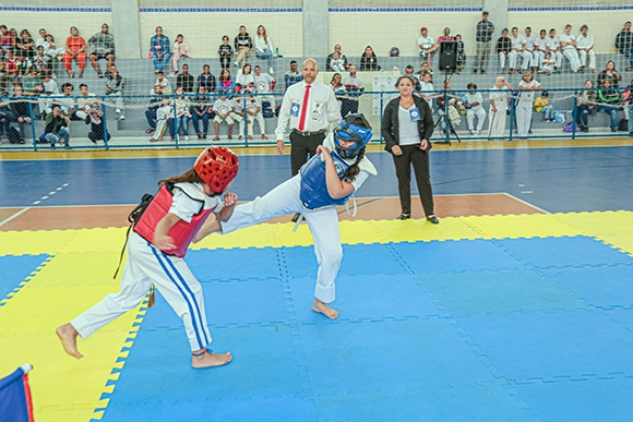 Festival de Capoeira reúne alunos no Complexo Esportivo Central de Parnaíba