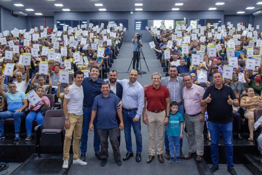 Santana de Parnaíba já entregou 5450 títulos de imóveis regularizados 