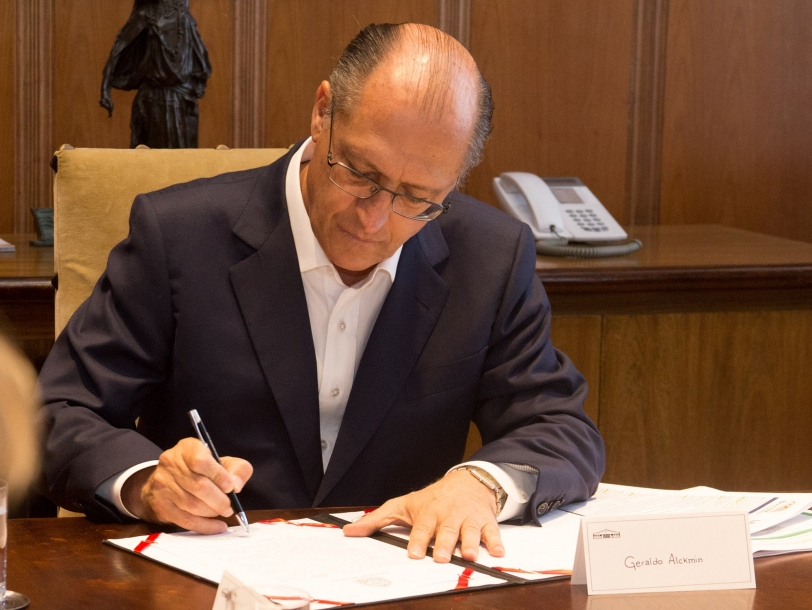 Alckmin reduz gastos com transportes e espera economizar R$ 57 mi 