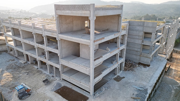 Avançam obras de construção do novo colégio Abelardo na Fazendinha