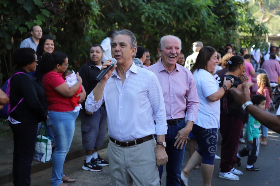 Furlan e Piteri realizam nova distribuição da Campanha do Agasalho no Jardim do Líbano