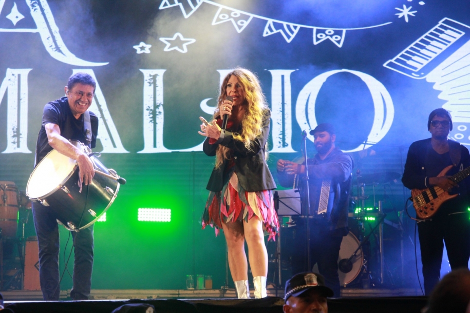 Elba Ramalho encerrou o Arraiá de Barueri com repertório de sucessos