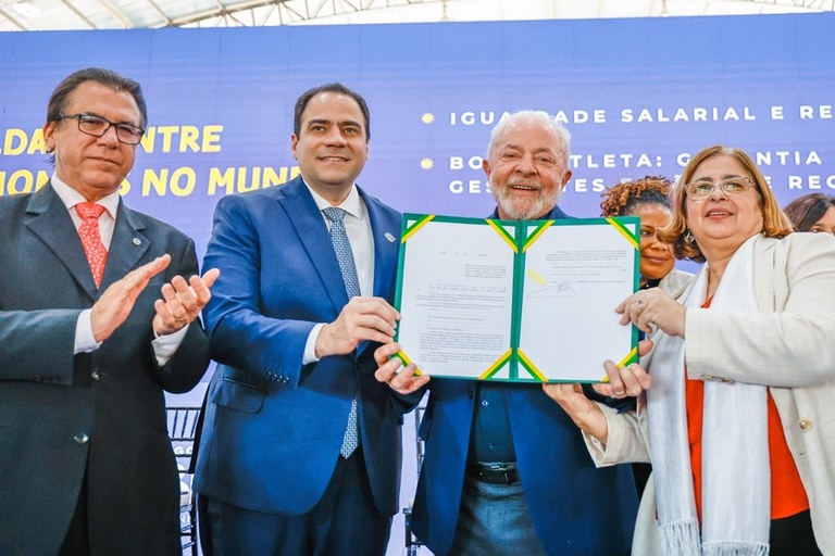 Lula sanciona lei que suspende advogados condenados por assédio e discriminação