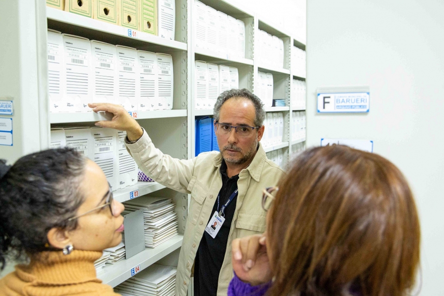 Arquivo Público da Câmara de Barueri recebe visitantes de duas cidades