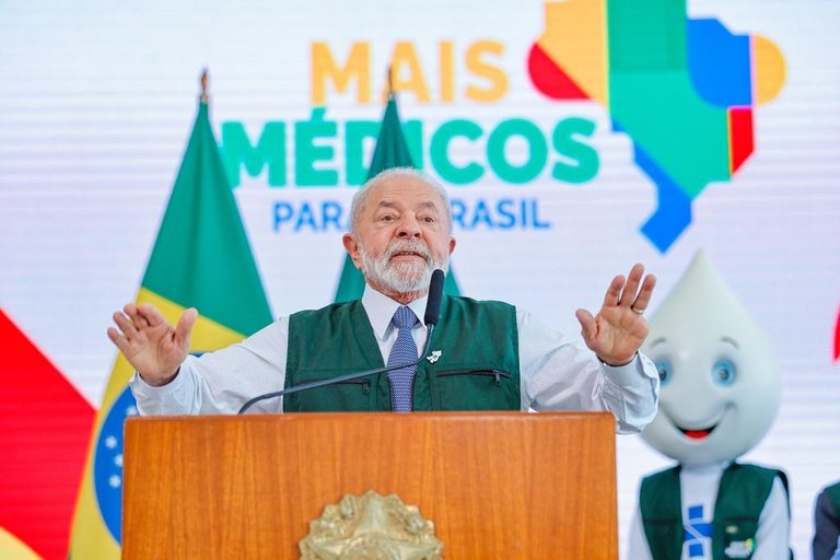 Presidente Lula sanciona lei do Mais Médicos