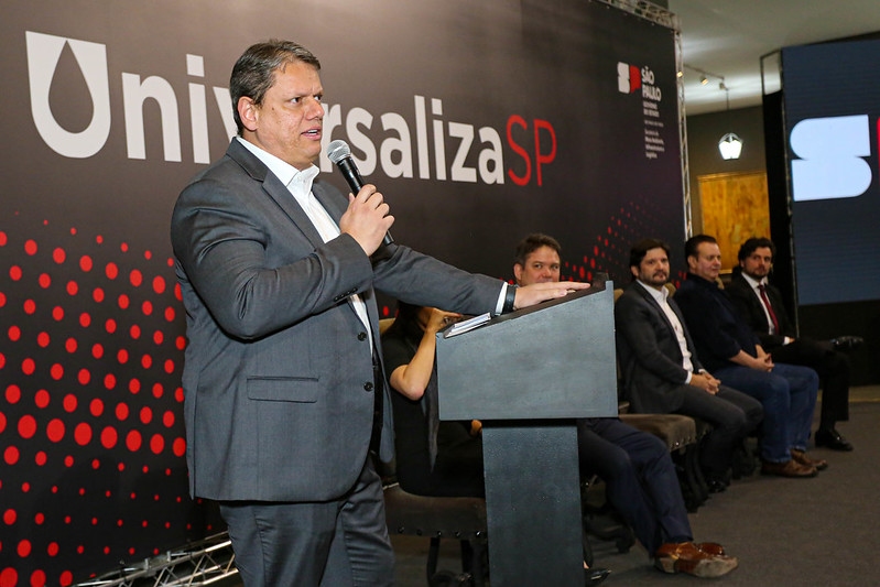 Tarcísio lança programa para agilizar universalização do saneamento básico