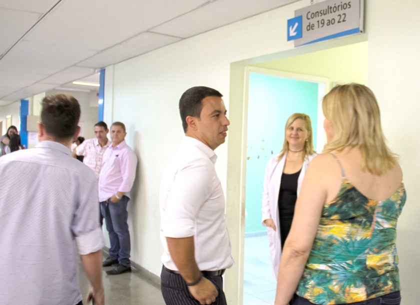 Rogério Lins inaugura Ambulatório Pediátrico na Policlínica Zona Norte
