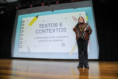 Santana de Parnaíba realiza 5º Seminário de Alfabetização e Letramento