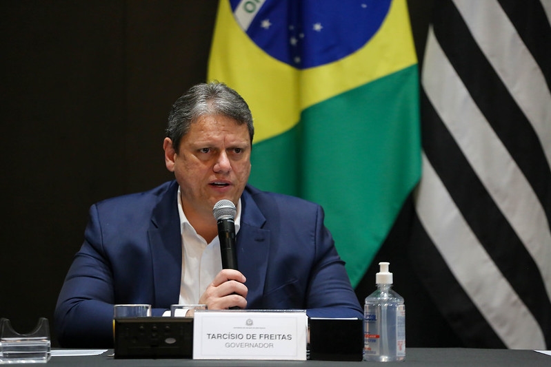 Governador Tarcísio assina acordo para aprimorar gestão de recursos hídricos