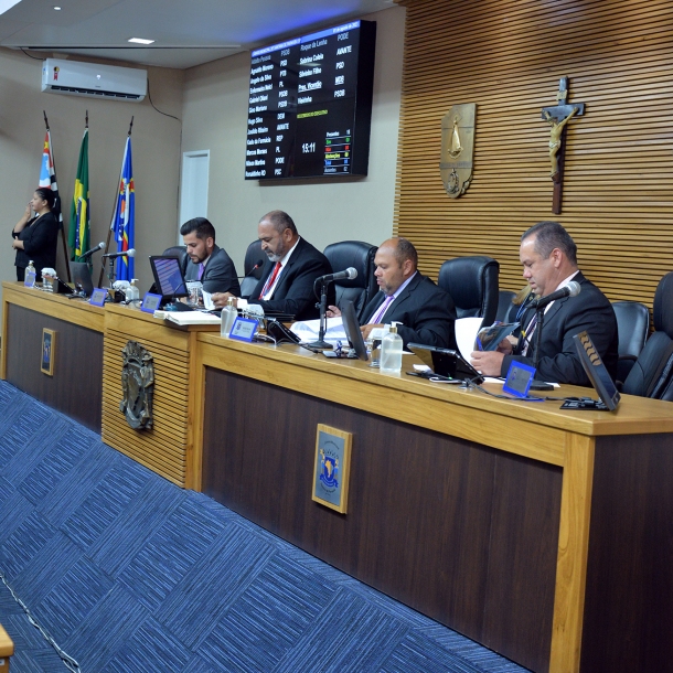 Câmara parnaibana retorna de recesso e tem moção em homenagem ao Dia dos Motoristas