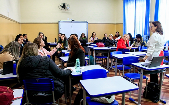 Profissionais da educação de Parnaíba passam por formação para o desenvolvimento pedagógico