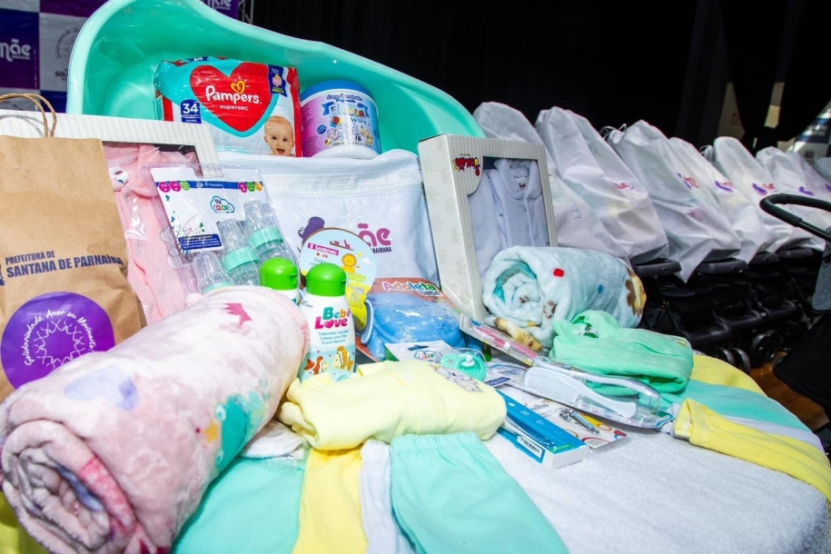 Fundo Social entrega 96 kits do Programa Mãe Parnaibana