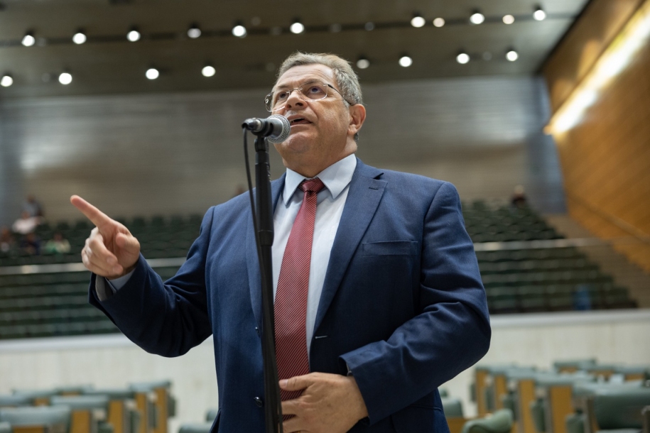 Deputado Emidio pede afastamento do secretário de Educação de SP