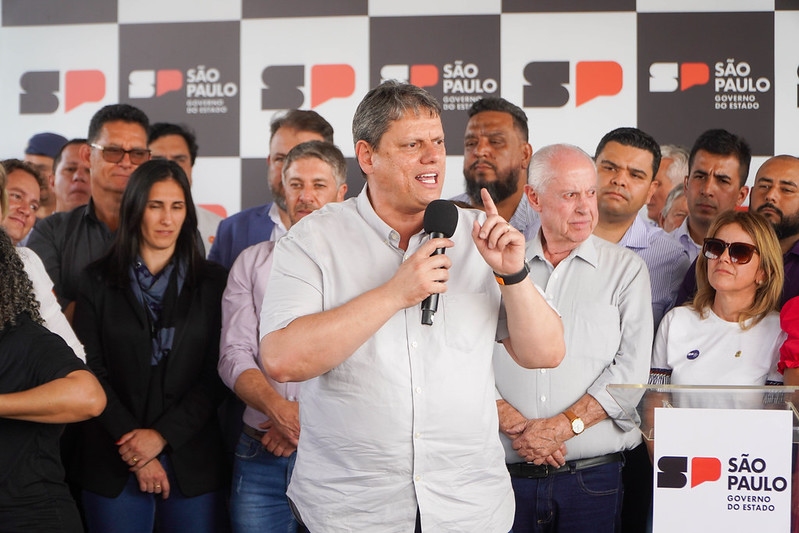 Governador Tarcísio de Freitas entrega modernização de rodovias