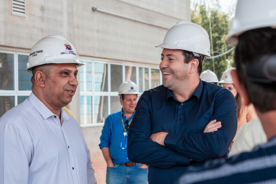 Marcos Tonho vistoria obras de construção do novo Hospital de Santana Parnaíba