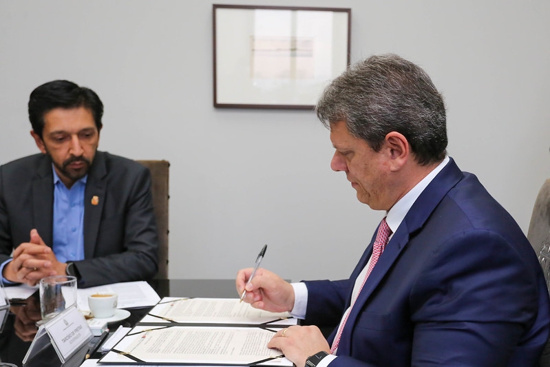 Tarcísio aprimora governança regional do saneamento na agenda da universalização