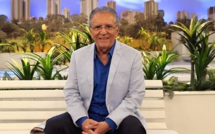 Carlos Alberto de Nóbrega é internado com Covid-19 em São Paulo