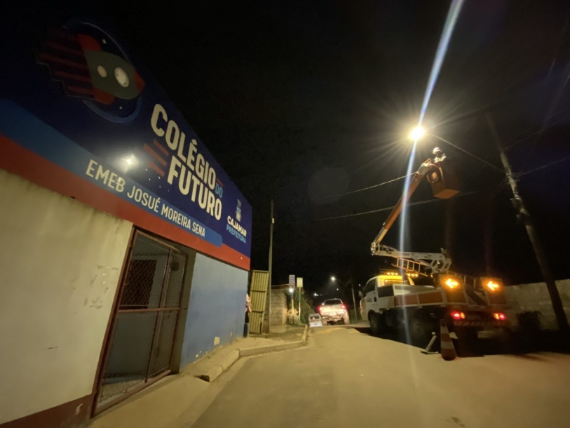 Programa Ilumina Cajamar realiza instalação de LED no bairro Lago Azul