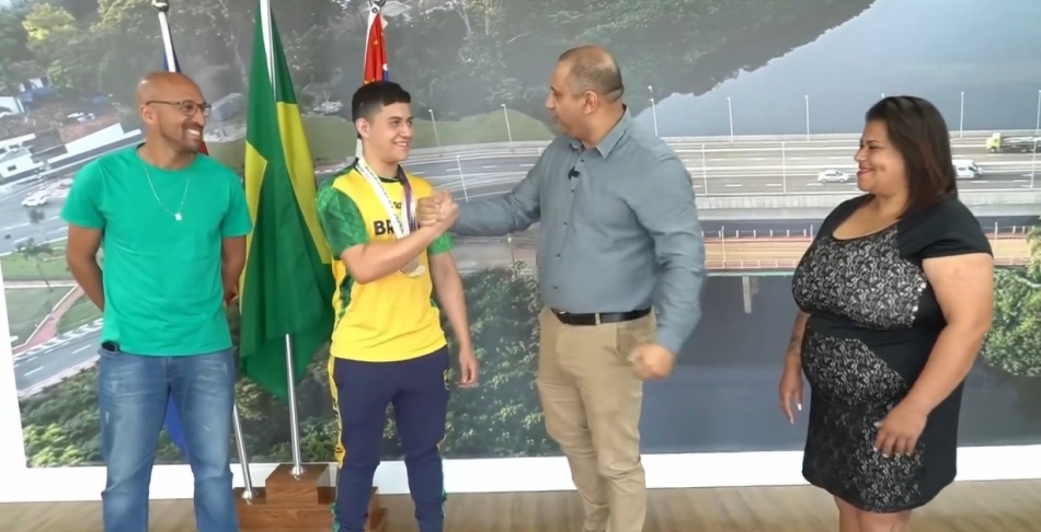 Marcos Tonho parabeniza paratleta parnaibano medalhista de ouro na Colômbia  