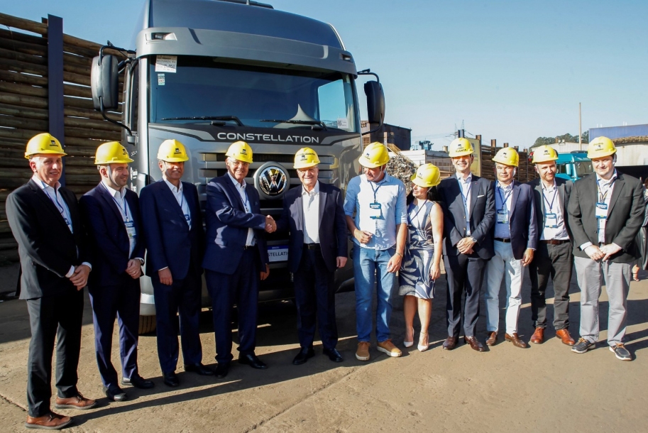 Geraldo Alckmin anuncia renovação de frota de 100 caminhões e ônibus