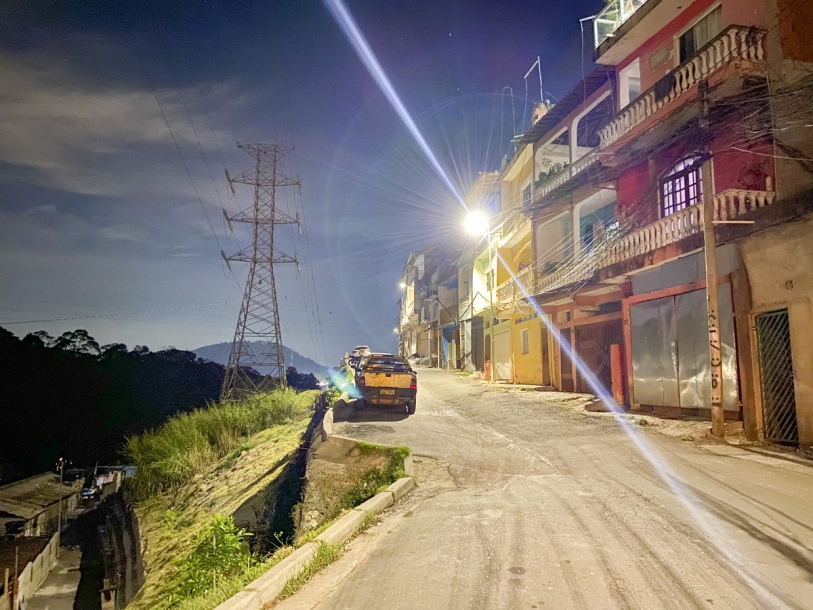 Cajamar avança com Programa Ilumina Cajamar no Bairro Santa Terezinha