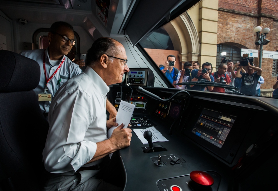 Linha 7-Rubi da CPTM ganha novo trem e elogios dos usuários