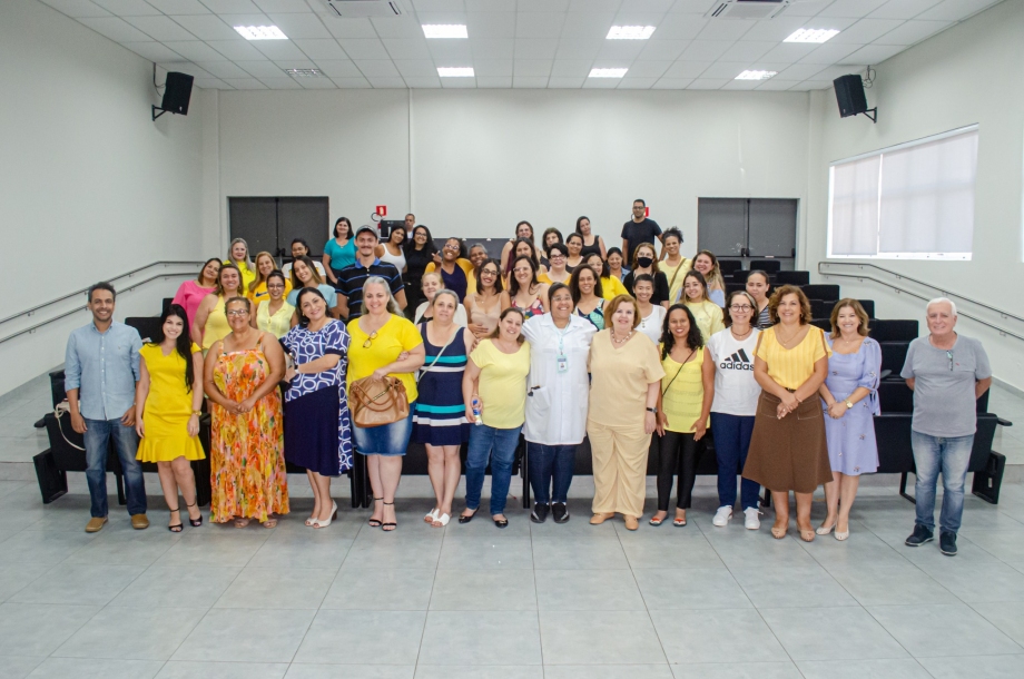 Equipe de profissionais da educação de Jandira recebem palestra sobre saúde mental