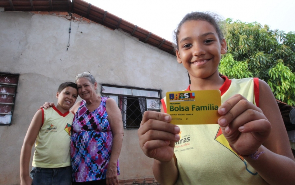 Três milhões de famílias inscritas no Bolsa Família já deixaram a pobreza 