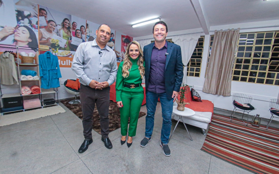 Marcos Tonho e Selma Cezar inauguram Núcleo da Secretaria da Mulher na Fazendinha