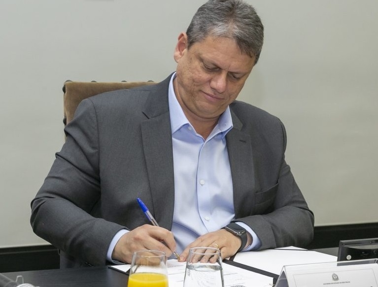 Tarcísio autoriza obras para ampliar oferta de água, saneamento e drenagem