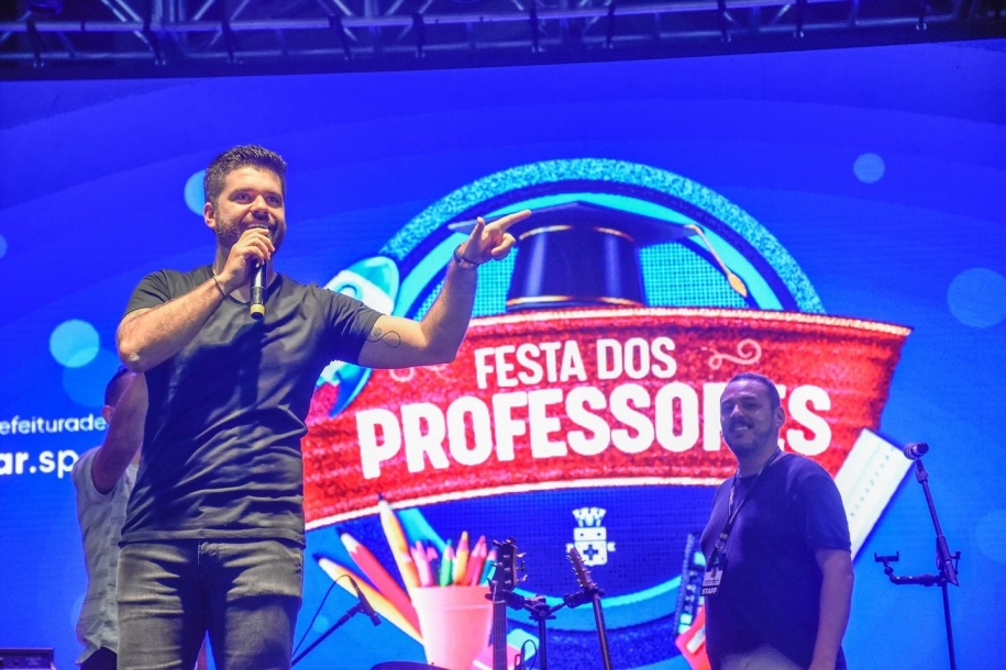 Danilo Joan realiza festa em homenagem aos professores 