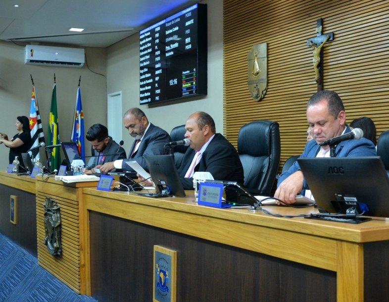 Câmara de Santana de Parnaíba aprova as contas de Elvis Cezar