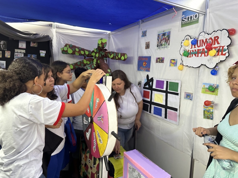 Feira Técnico Científico Cultural da ETEC celebra História da Televisão em Cajamar