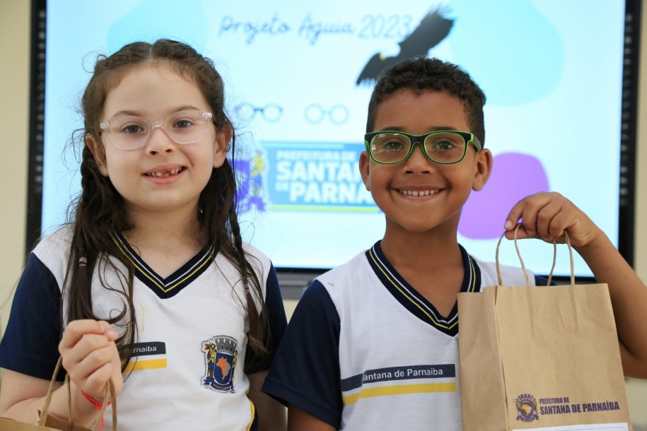 Projeto Águia entrega óculos de grau para 102 estudantes de Santana de Parnaíba 