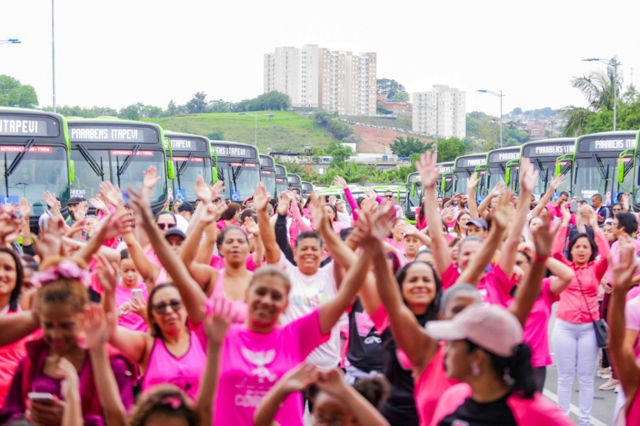 Caminhada Rosa e Azul reúne cerca de 400 participantes em Itapevi 