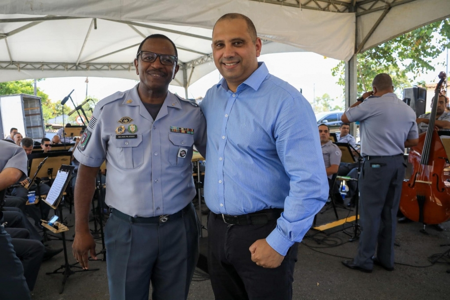 Prefeito Marcos Tonho prestigia apresentação da Banda Sinfônica da Polícia Militar