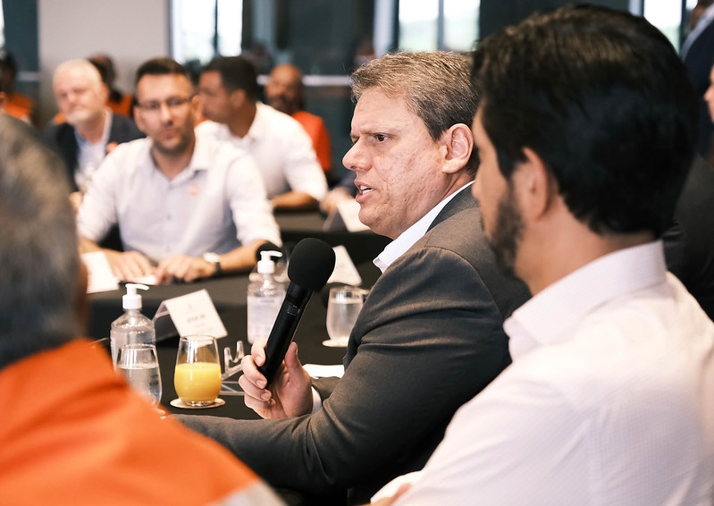 Tarcísio mobiliza 5 mil agentes de Defesa Civil devido à previsão de tempestade