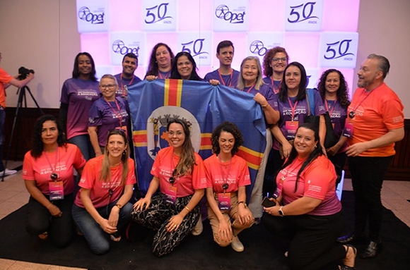 Educadoras de Santana de Parnaíba são premiadas em Curitiba