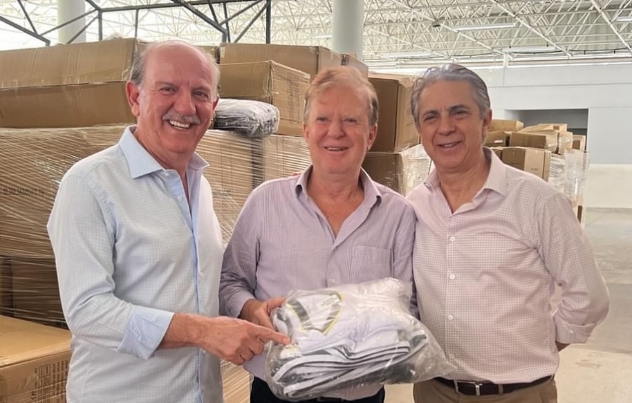 Furlan e Piteri visitam Secretaria de Educação para garantir uniformes de qualidade aos alunos de Barueri