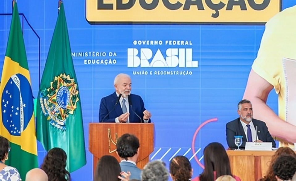 Lula faz balanço das ações para fortalecer a educação e ampliar a qualidade oferecida aos alunos