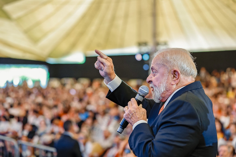 Presidente Lula afirma que educação e saúde pública são prioridades do seu governo 