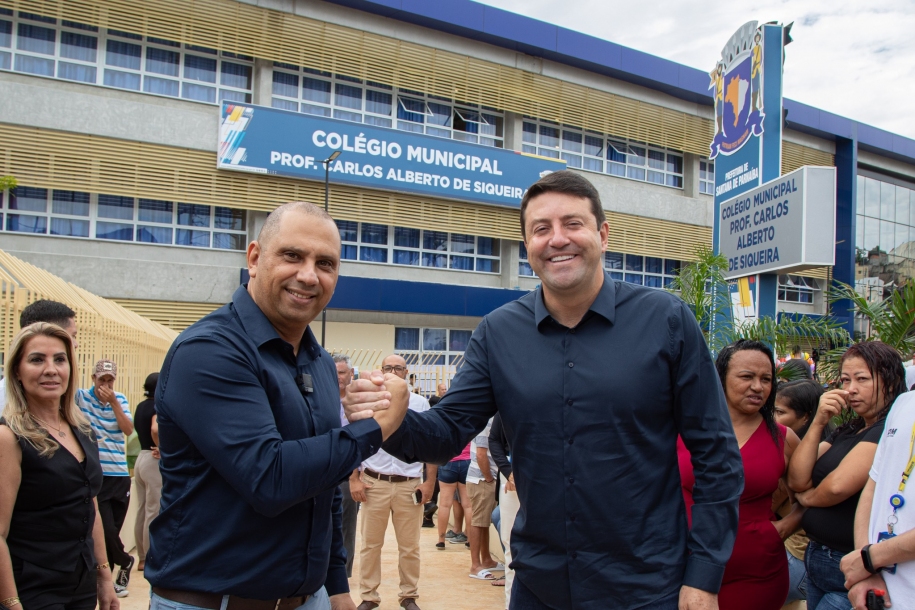 Marcos Tonho inaugura novo Colégio Carlos Alberto no Bairro 120