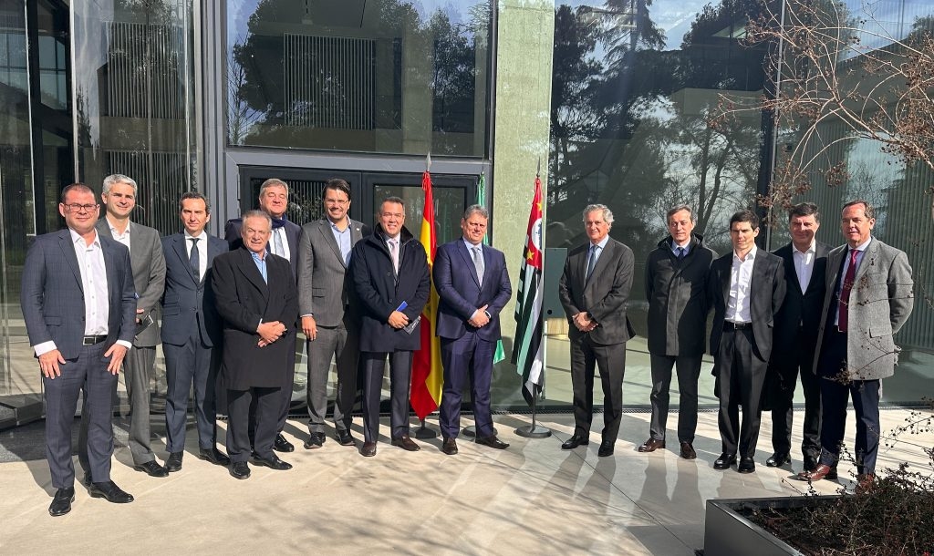 Na Espanha, governador Tarcísio mostra parcerias privadas de SP a operadores de infraestrutura