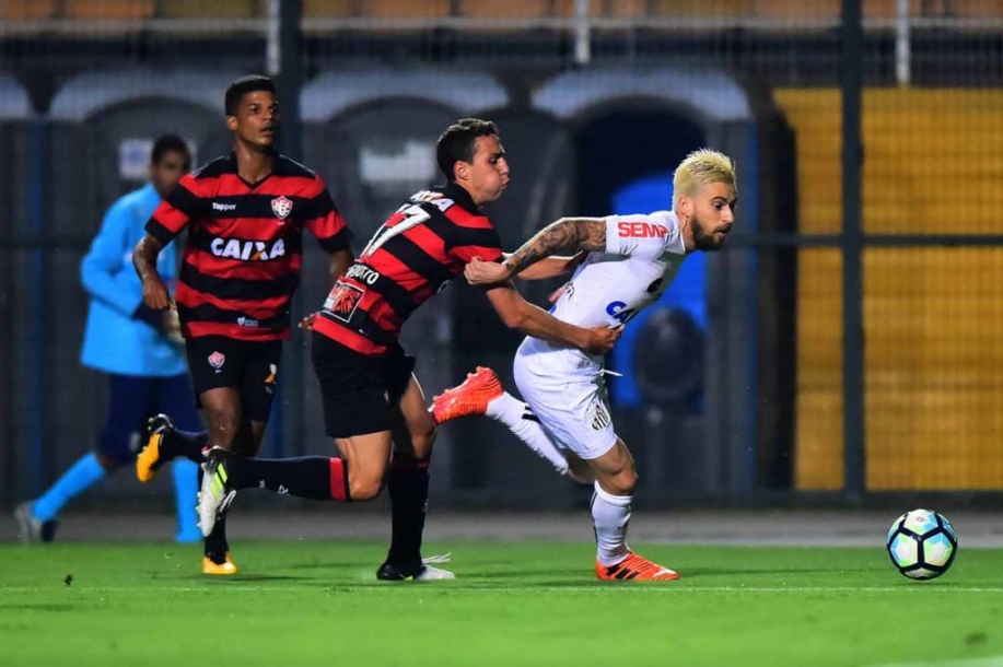 Jean Mota defende Lucas Lima de vaias no Santos após derrota 