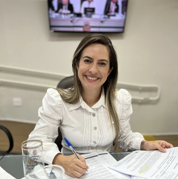 Camila Godói solicita revisão da Zona Azul em Itapevi 