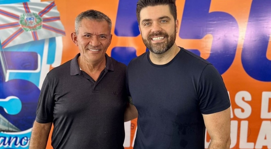 Prefeito Danilo Joan entrega mais 830 títulos de propriedade no Polvilho e no Centro